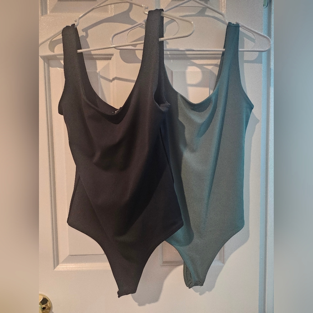 Set 2 Express Scoop Neck Stretch Tank Bodysuit - Black and Olive